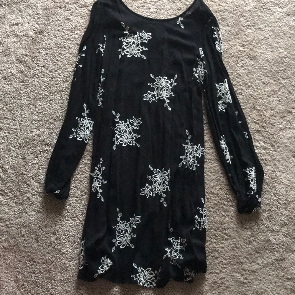 Patterned long sleeve dress